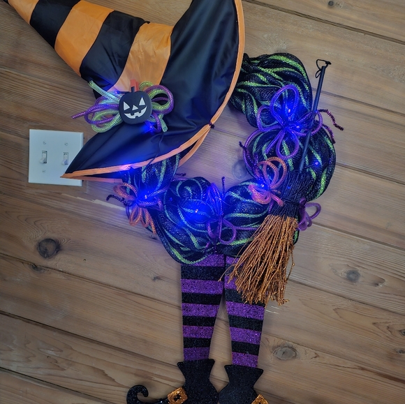 Halloween Wreath - Picture 3 of 4